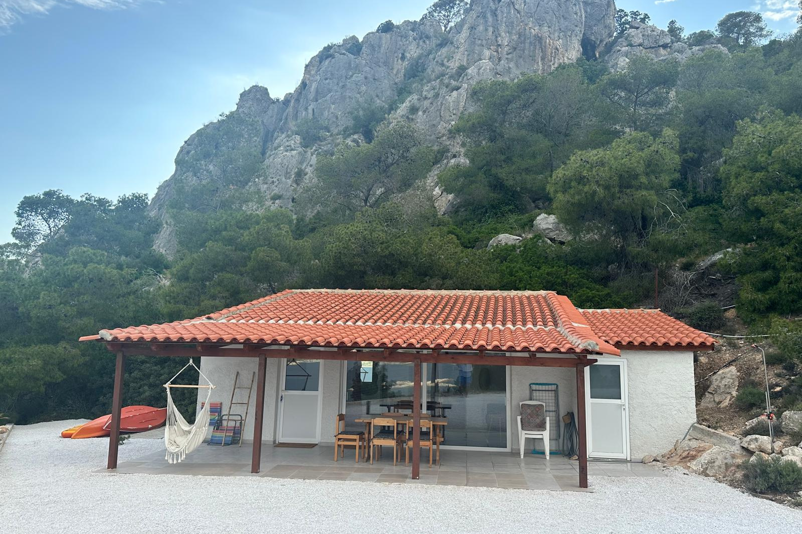 Willa pod Pinią – widok z zewnątrz, otoczenie górskie