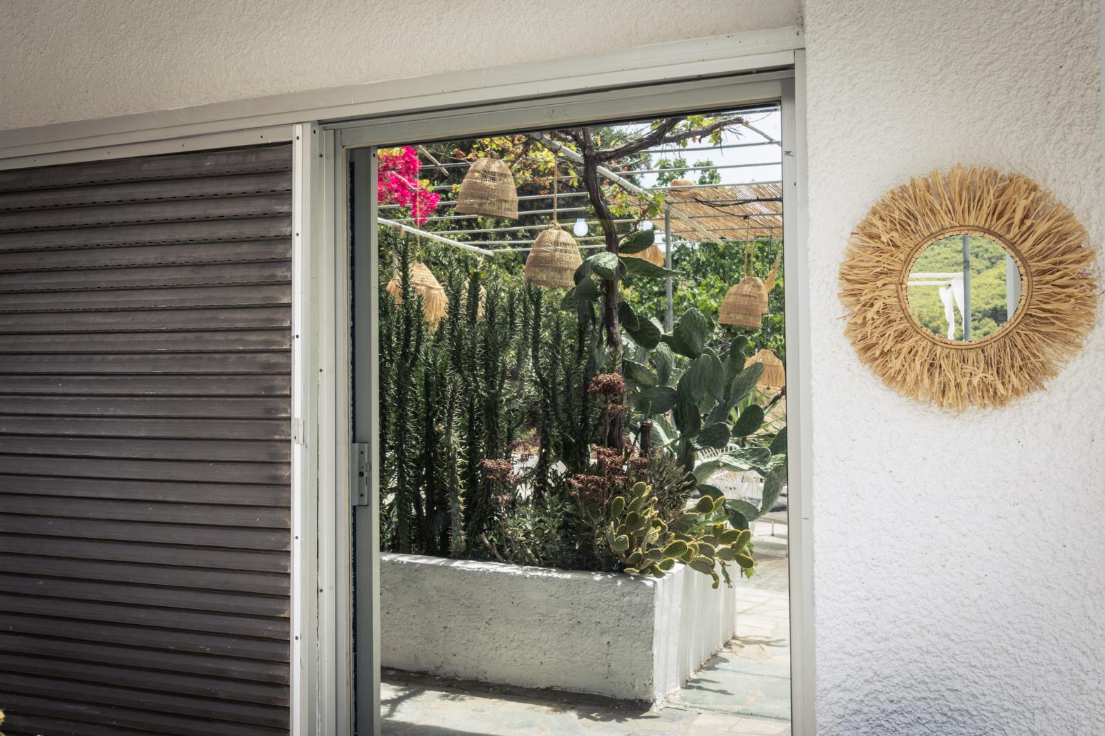 Korytarz Willi pod Figą – wejście i dekoracje wnętrza