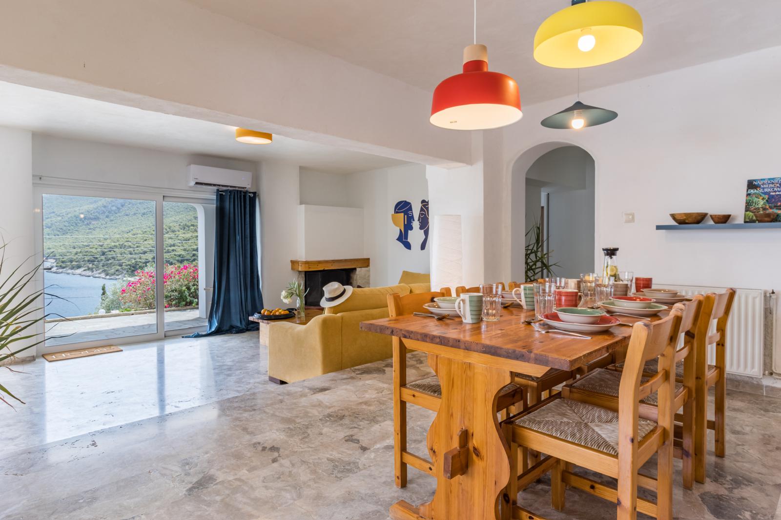 Salon Willi pod Figą – przestrzeń z jadalnią i nowoczesnym wystrojem