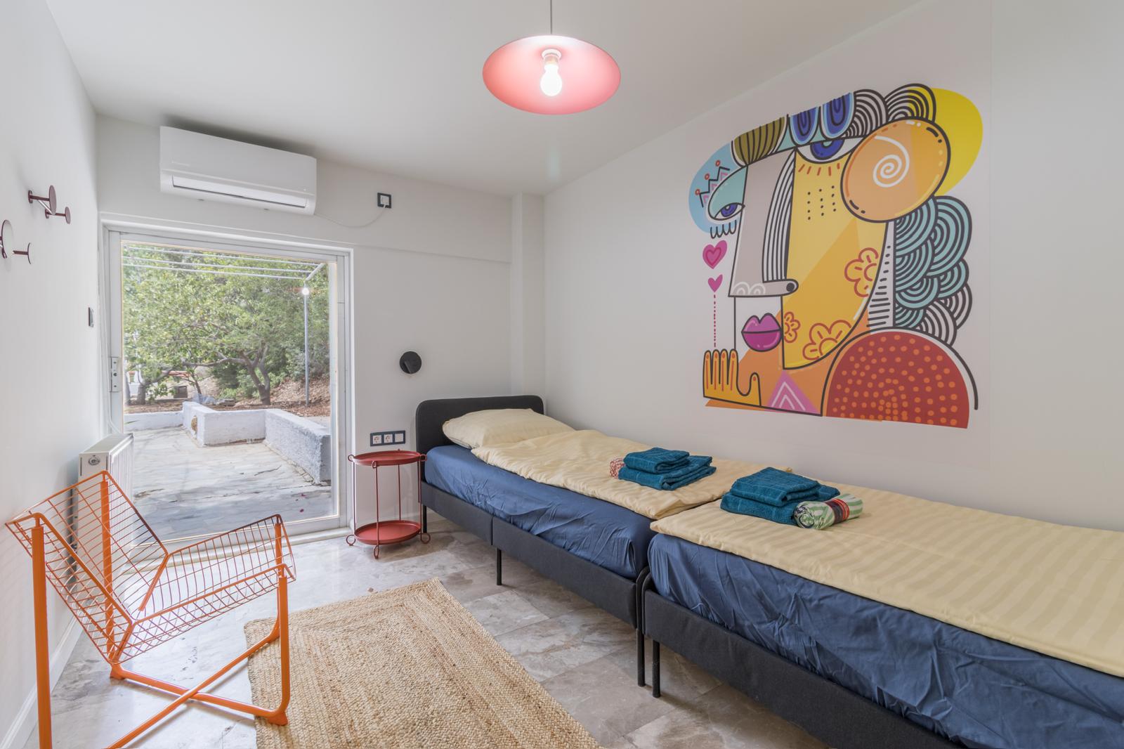 Sypialnia w Willi pod Figą – łóżka pojedyncze, komfortowe wnętrze